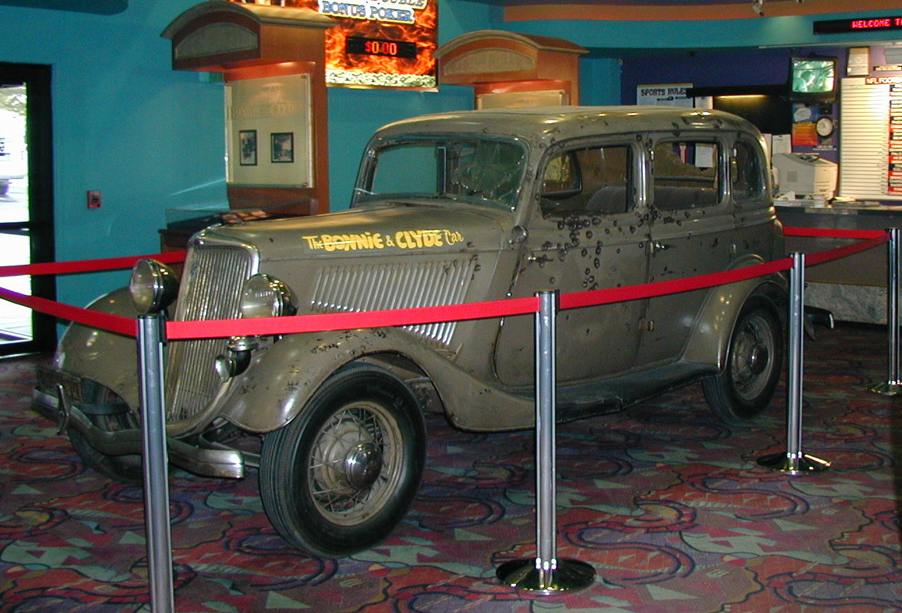 Bonnie_Clyde_Car_2.jpg